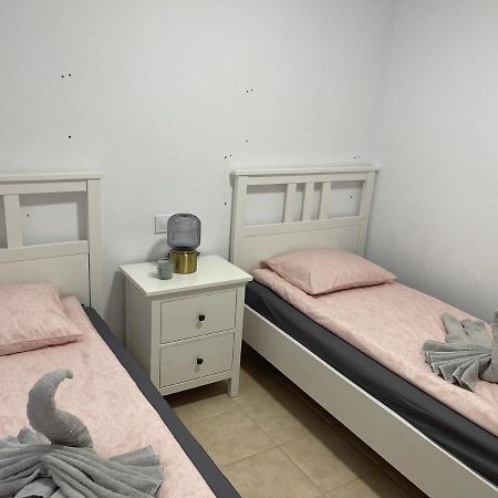 Three Bedroom Apartment With Pool In Torrevieja Ngoại thất bức ảnh
