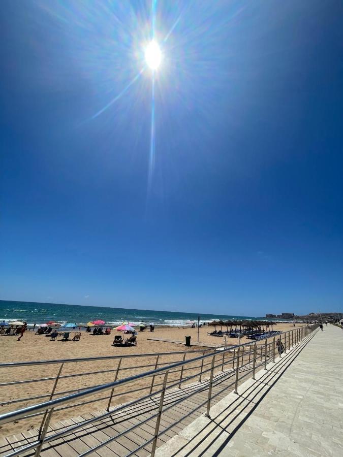 Three Bedroom Apartment With Pool In Torrevieja Ngoại thất bức ảnh