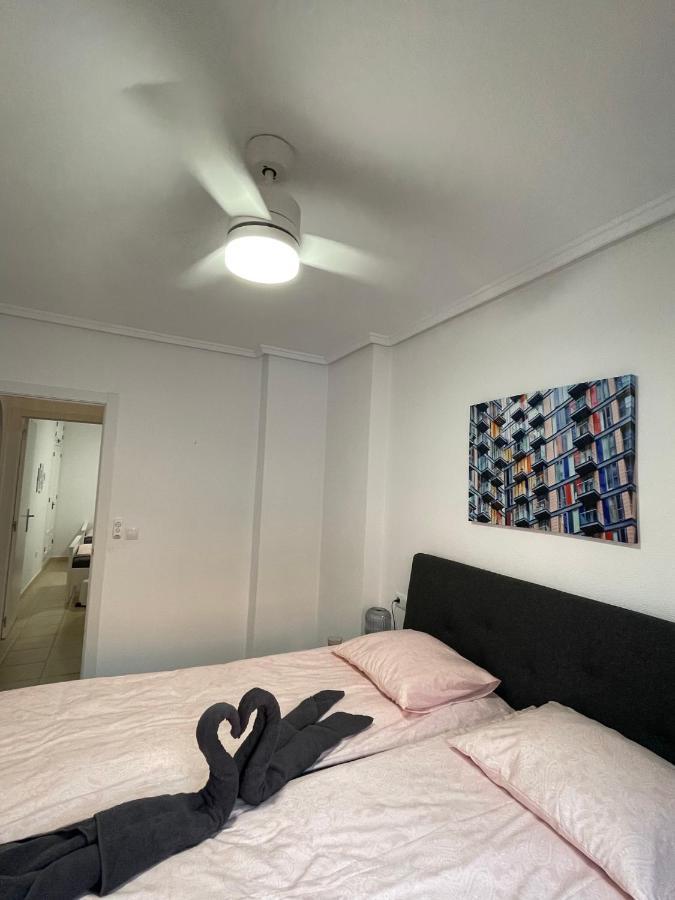 Three Bedroom Apartment With Pool In Torrevieja Ngoại thất bức ảnh