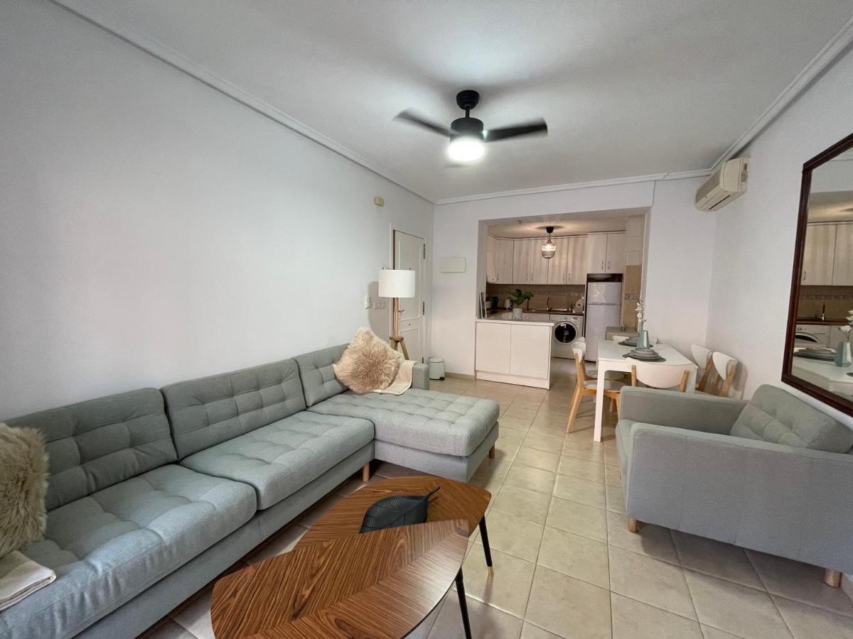 Three Bedroom Apartment With Pool In Torrevieja Ngoại thất bức ảnh