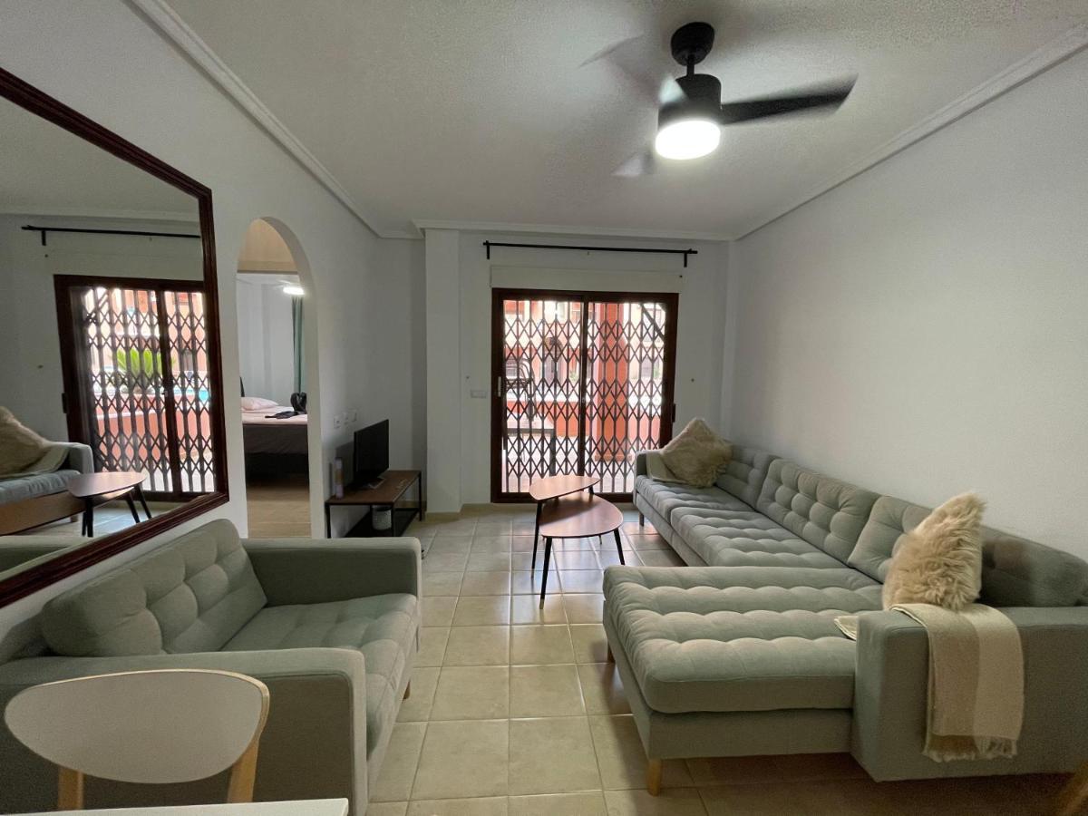 Three Bedroom Apartment With Pool In Torrevieja Ngoại thất bức ảnh
